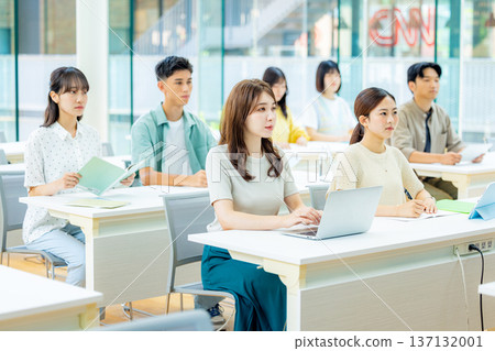 大學講座 137132001