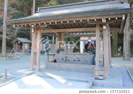 福岡縣宗像市鎮國寺的淨水池 137132051