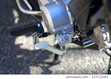 Moped type 2 (brake pedal) Moped type 2 (brake pedal) 137132061