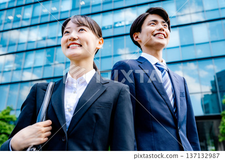 查尋的女商人和商人 137132987