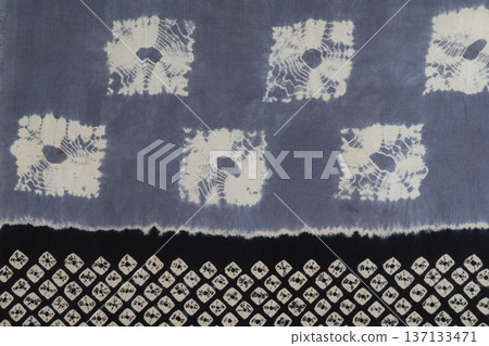 Shibori silk fabric 137133471