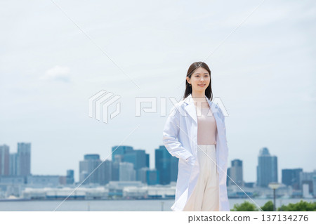 女醫生 女醫生 137134276