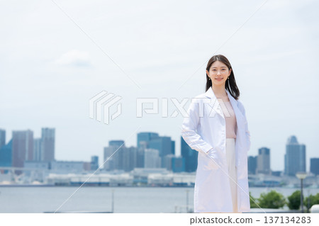 女醫生 女醫生 137134283