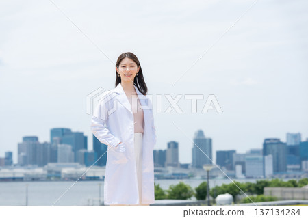 女醫生 女醫生 137134284