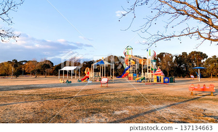 米山公園擁有寬敞的遊樂場設施 米山公園擁有寬敞的遊樂場設施 137134663