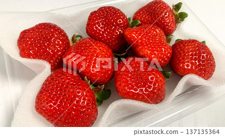Glossy Amaou strawberries Glossy Amaou strawberries 137135364