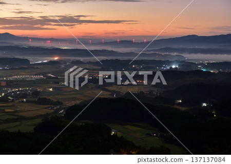 Sea of clouds in the Isa Basin from the summit of Torigamioka (Isa Fuji) 137137084