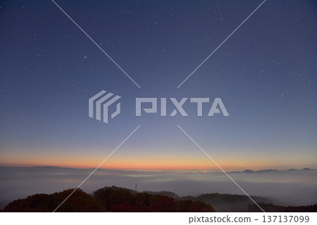 A sea of clouds spreading across the Hitachi Plateau from Sannozan Observatory (tower) 137137099