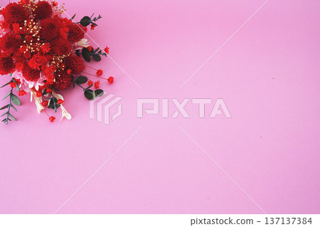 Red bouquet 137137384