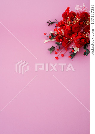 Red bouquet 137137385