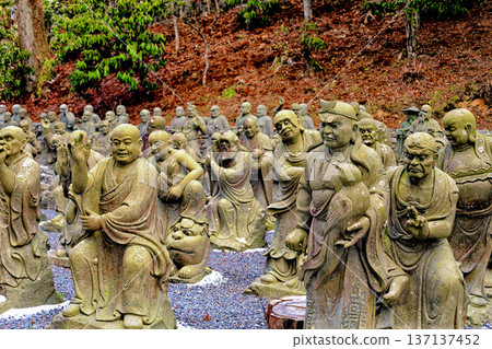 Five hundred buddies of Unzenji 137137452