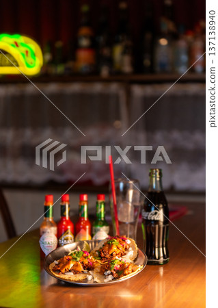 桌上的墨西哥捲餅 桌上的墨西哥捲餅 137138940