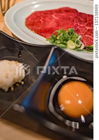 Table photo and meal 137138989