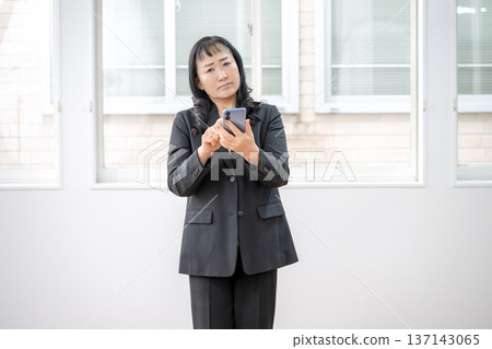 Woman frown face Woman frown face 137143065