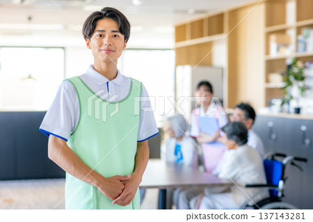 young male caregiver 137143281