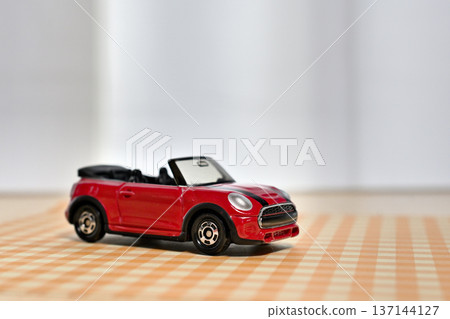 敞篷微型車 137144127
