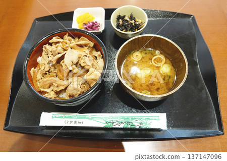 上州當地美食豬豬丼套餐 上州當地美食豬豬丼套餐 137147096