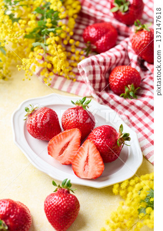 Amaou strawberries from Fukuoka Prefecture served on a plate 137147618