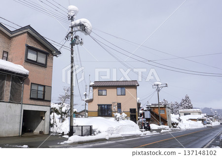 Snow piled up on a utility pole 08 Snow piled up on a utility pole 08 137148102