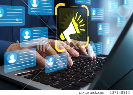 Social Media Marketing. Digital Content Campaigns and Viral Marketing Strategies. Target Social Media Marketing. Digital Content Campaigns and Viral Marketing Strategies. Target 137148513