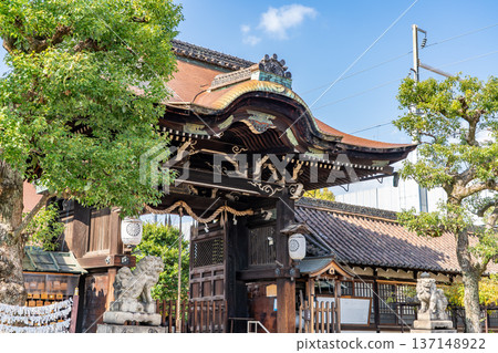 Karamon Gate of Rokusonno Shrine (one of the three Genji shrines) - The birthplace of the Seiwa Genji clan, the site of Minamoto no Tsunemoto's Hachijotei pavilion, Hachijo-cho (Mibu-dori), Minami-ku, Kyoto Karamon Gate of Rokusonno Shrine (one of the three Genji shrines) - The birthplace of the Seiwa Genji clan, the site of Minamoto no Tsunemoto's Hachijotei pavilion, Hachijo-cho (Mibu-dori), Minami-ku, Kyoto 137148922