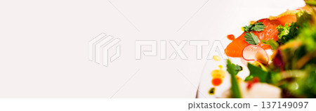 Salad-based hors d'oeuvres [Image of a healthy meal] 137149097