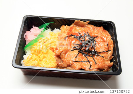 Teriyaki chicken box lunch 137150732