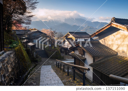 Magome juku town with cherry blossom by central alps, kiso valley 137151090