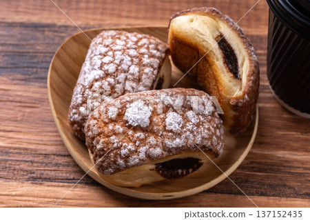 Chocolate macaron bread Chocolate macaron bread 137152435