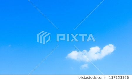 A simple image of a refreshing blue sky and white clouds 137153556