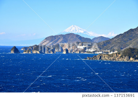 View of Mt. Fuji from Dogashima Pass (Nishiizu Town, Shizuoka Prefecture) [February 2026] 137153691