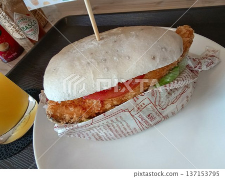 Enjoy the "Masu Burger" at a local train station cafe in Minamiaizu 137153795