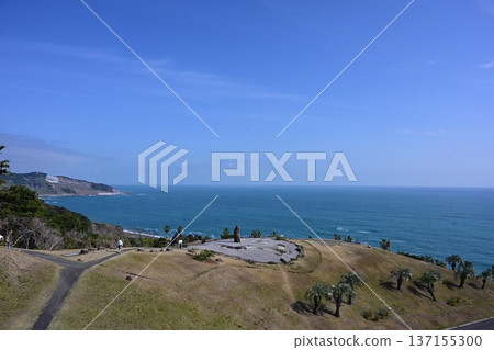從山上看到的海 從山上看到的海 137155300