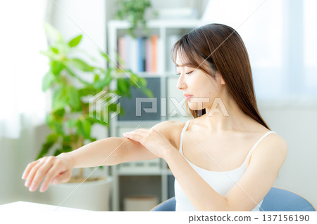 Female skin care 137156190