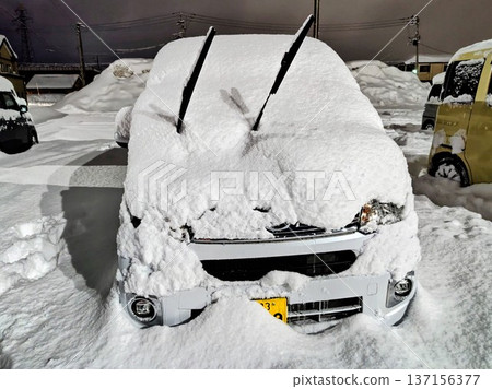 Snow on the car Snow on the car 137156377