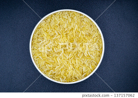 beautiful texture ripe of natural rice grain on background 137157062