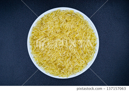 beautiful texture ripe of natural rice grain on background 137157063