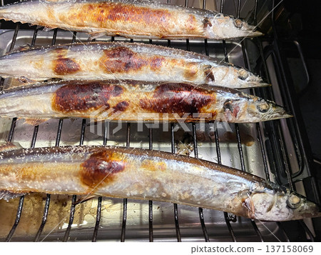 Salt-grilled Pacific saury: A classic autumn fish dish. Salt-grilled Pacific saury: A classic autumn fish dish. 137158069