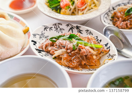 Chinese-style stir-fried glass noodles Chinese-style stir-fried glass noodles 137158799
