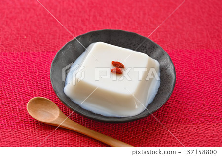 清涼爽口的中國甜點：杏仁豆腐 137158800