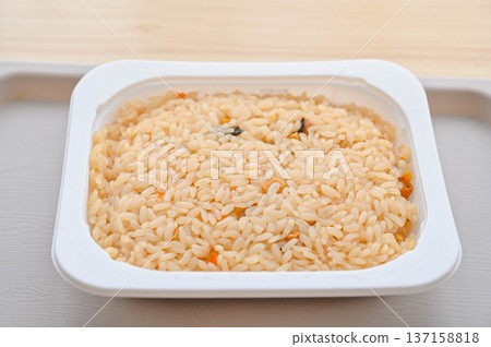 微波爐速食米飯：雞肉釜飯 137158818