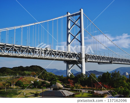 從吉島停車場看到的美山瀨戶大橋 137162096