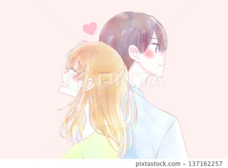 一對幸福的男女背靠背站著,心形 一對幸福的男女背靠背站著,心形 137162257