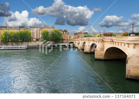 Pont Neuf, Paris, France Pont Neuf, Paris, France 137164071