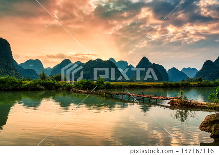 Sunset sky over Phong Nam Valley with rice fields in countryside 137167116
