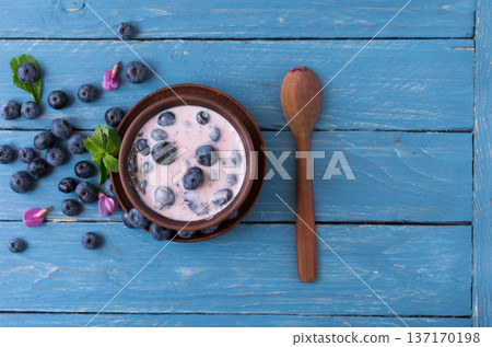 Breakfast athlete. Healthy food. Breakfast athlete. Healthy food. 137170198