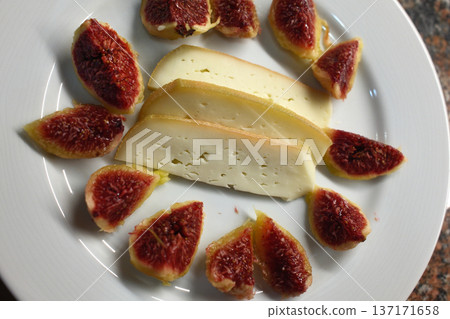 Fresh Figs Served as Dessert with Cheese Fresh Figs Served as Dessert with Cheese 137171658