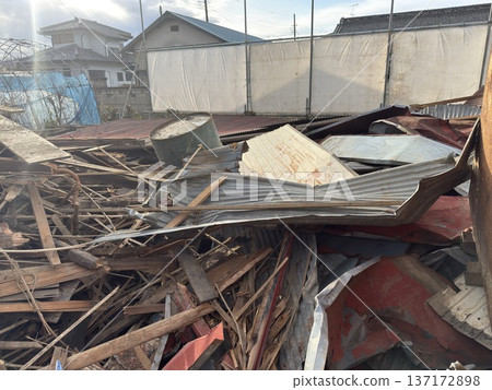 房屋拆除現場：昭和時代的木造老房子 137172898