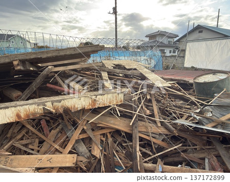 房屋拆除現場：昭和時代的木造老房子 137172899