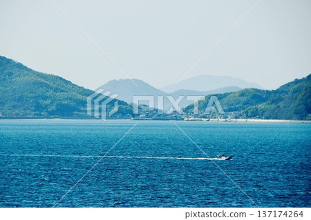 尤希岬外可見島嶼和船隻。 137174264